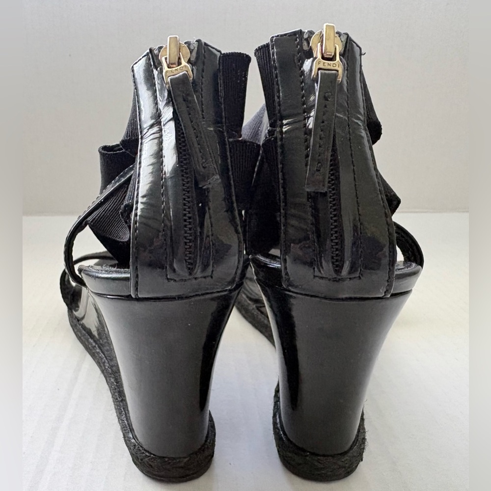 Fendi Black Patent Leather T-strap Wedge Sandals with Logo Hardware Size 38.5/ 8 - Picture 5 of 15